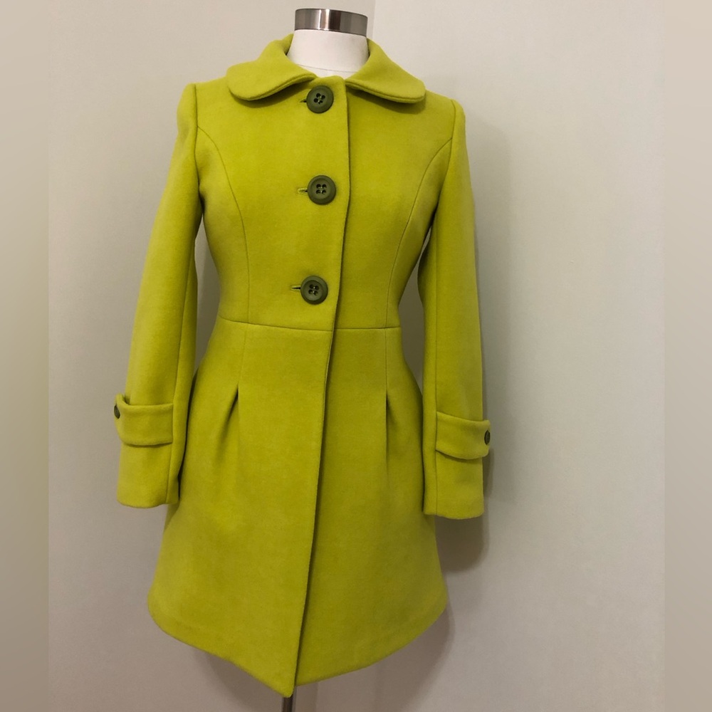 Brand new woman’s winter coat.
Size : S to XL